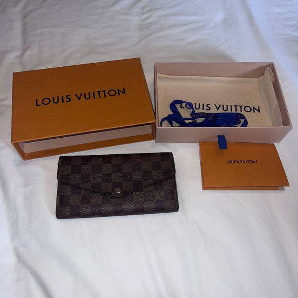 Louis Vuitton, Sarah wallet - Picture 1 of 5